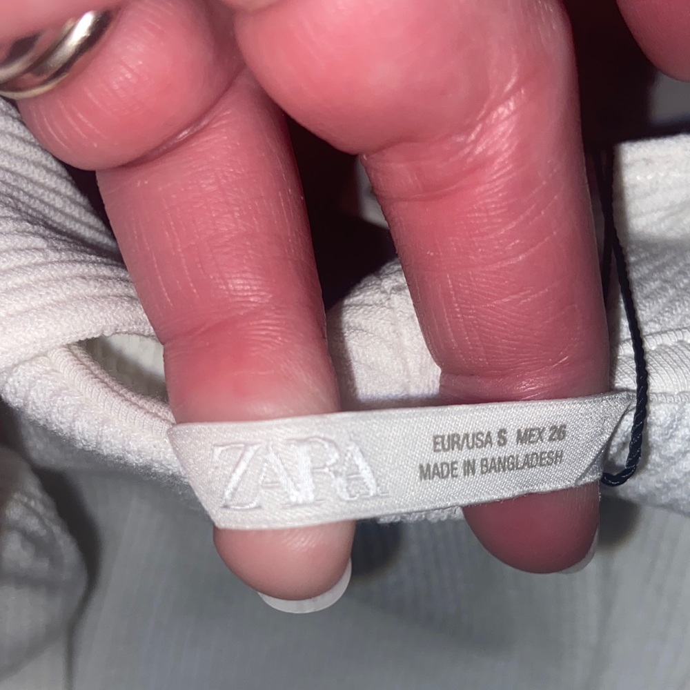 Zara Ribbed White V-Neck Top - Picture 5 of 6